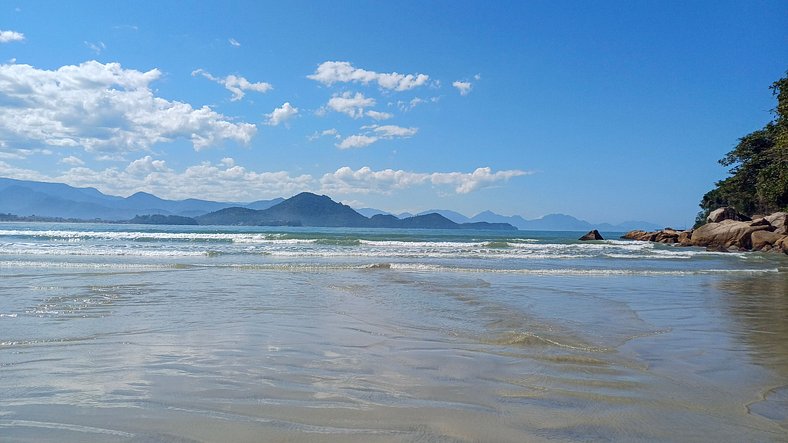 #208.Apto novo, 300 metros da praia, com piscina