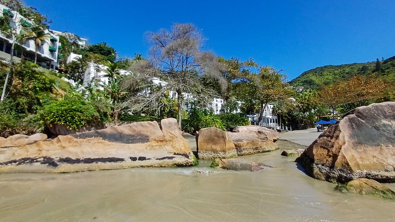 #208.Apto novo, 300 metros da praia, com piscina